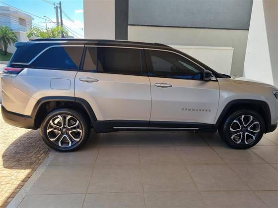 JEEP COMMANDER 1.3 T270 TURBO FLEX LIMITED AT6